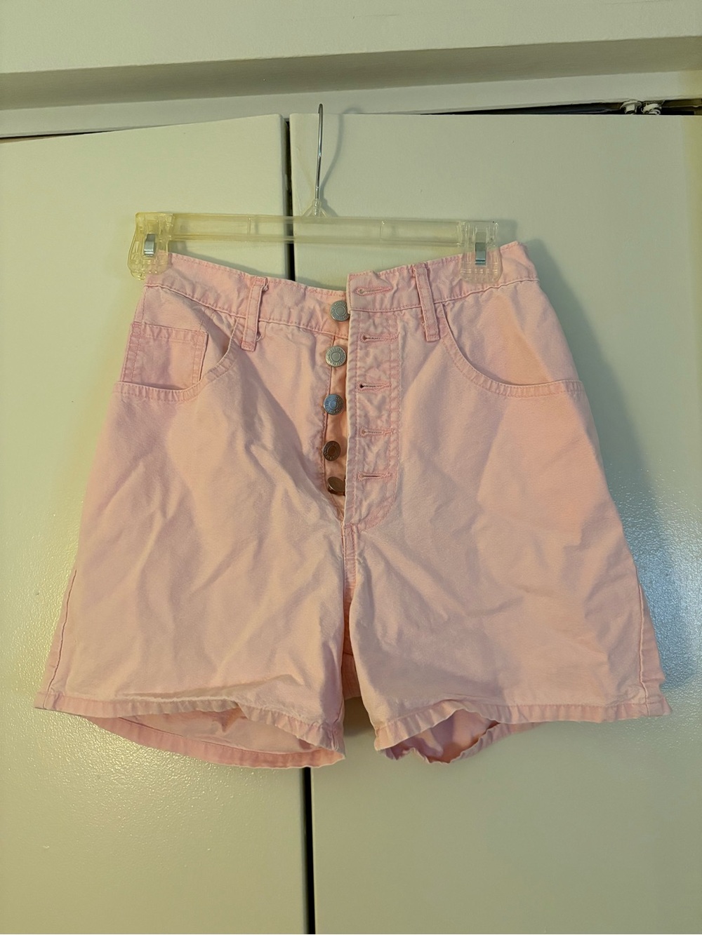 GUESS Vintage Y2K High-Rise Pink Button-Front Women's Shorts